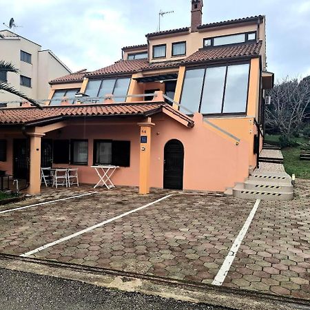 Apartmani Delas Pjescana Uvala Εξωτερικό φωτογραφία