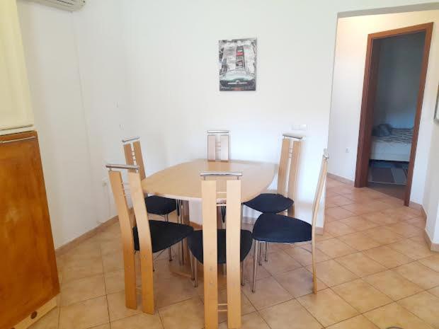 Apartmani Delas Pjescana Uvala Εξωτερικό φωτογραφία