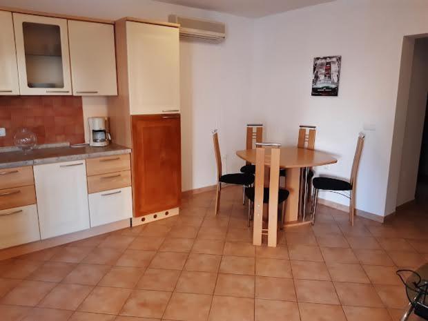 Apartmani Delas Pjescana Uvala Εξωτερικό φωτογραφία