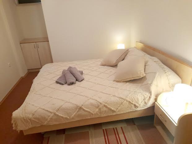 Apartmani Delas Pjescana Uvala Εξωτερικό φωτογραφία