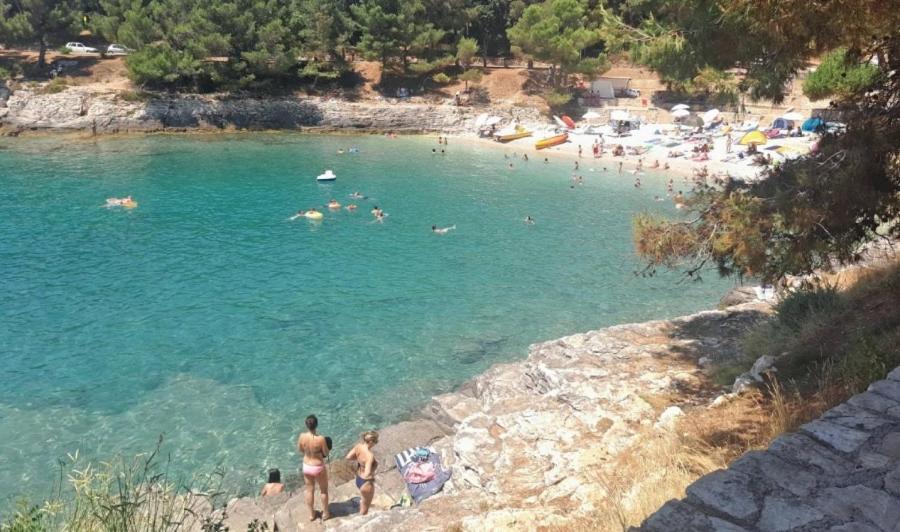 Apartmani Delas Pjescana Uvala Εξωτερικό φωτογραφία