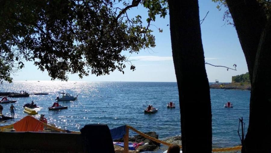 Apartmani Delas Pjescana Uvala Εξωτερικό φωτογραφία