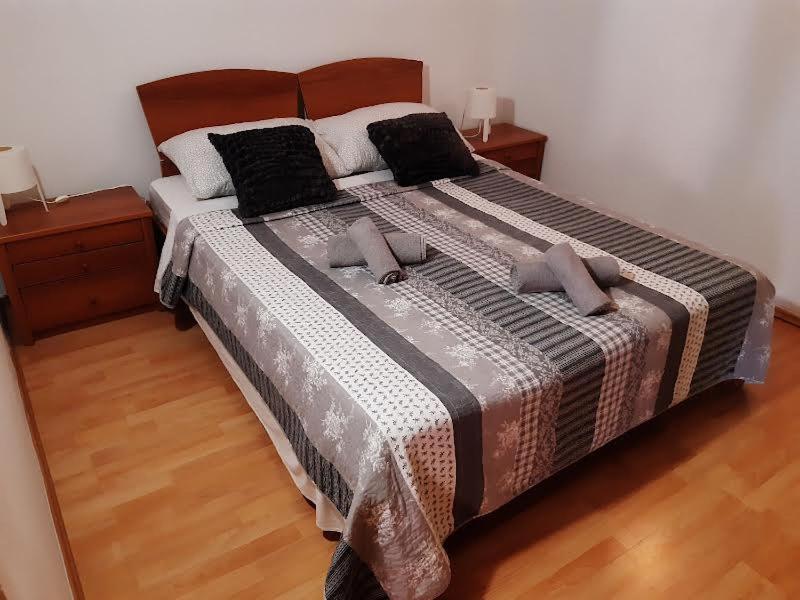 Apartmani Delas Pjescana Uvala Εξωτερικό φωτογραφία