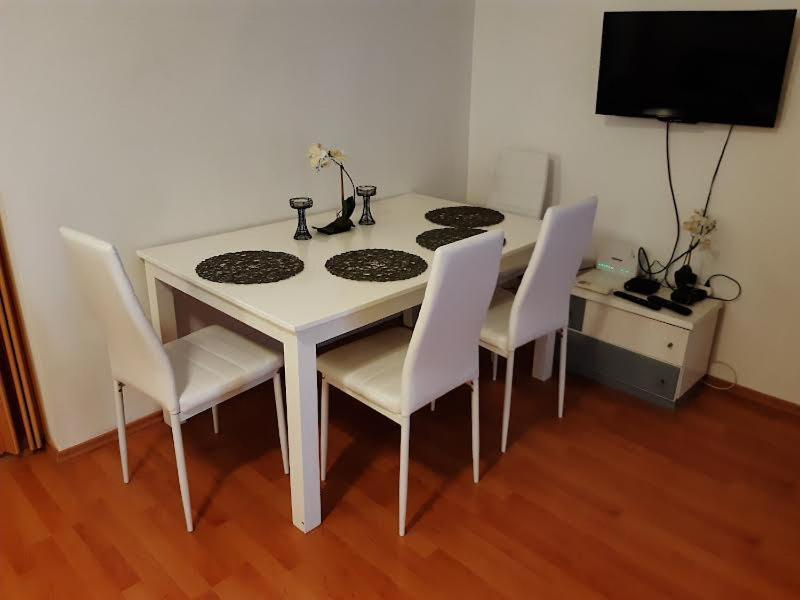 Apartmani Delas Pjescana Uvala Εξωτερικό φωτογραφία