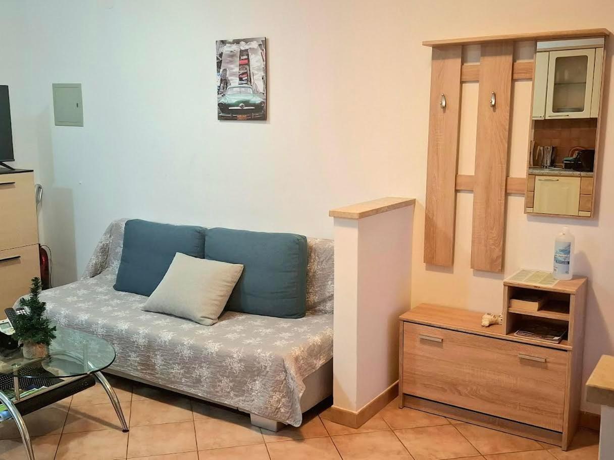 Apartmani Delas Pjescana Uvala Εξωτερικό φωτογραφία